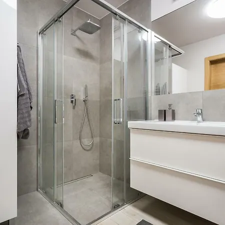 Solna 1 M19 아파트 *